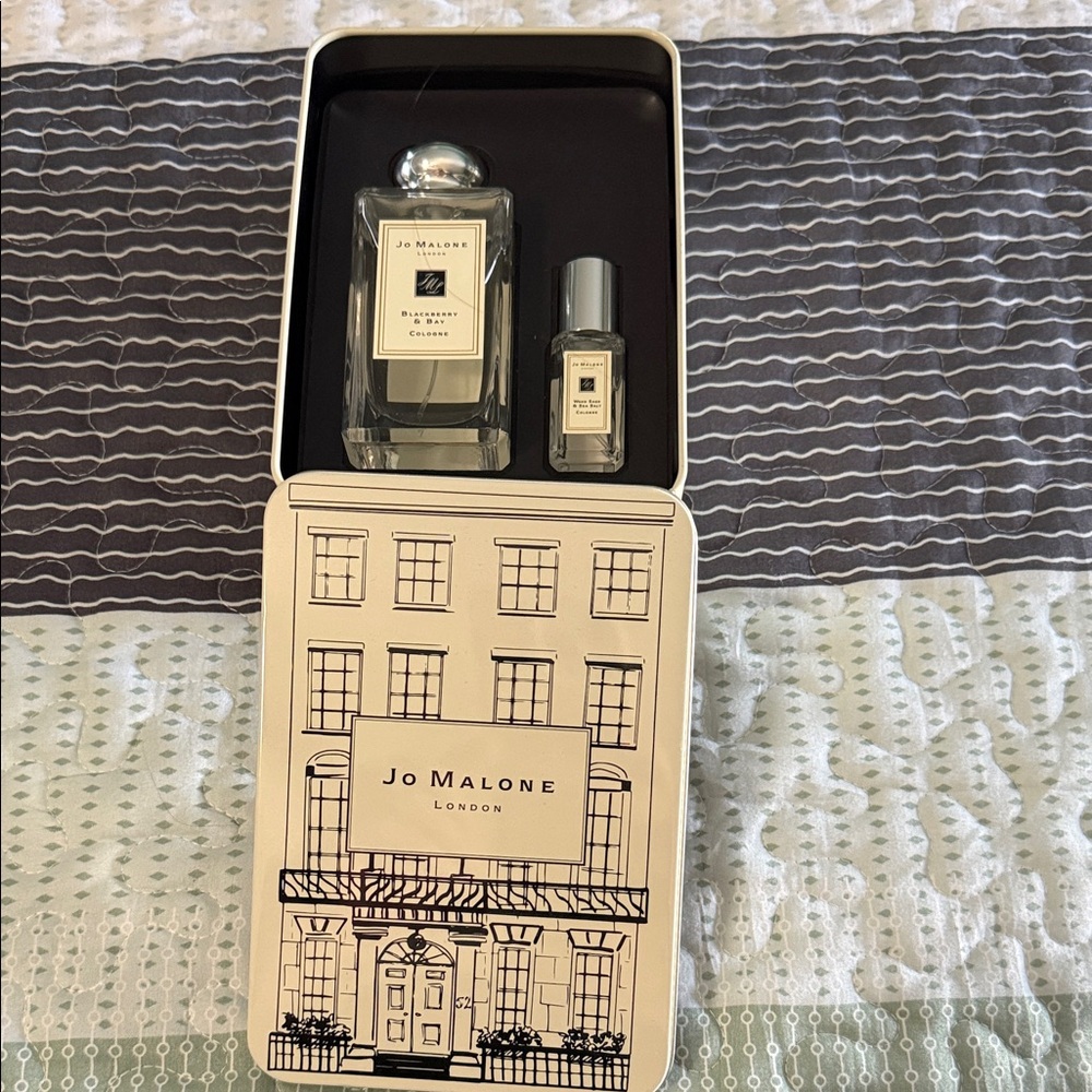 Jo Malone Cream and Black Decorative Tin & Perfume Set